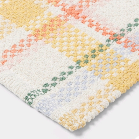 Threshold Spring bath rug - Picture 3 of 5